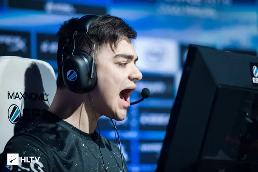 N0rb3r7 поделился одной из тактик Virtus.pro