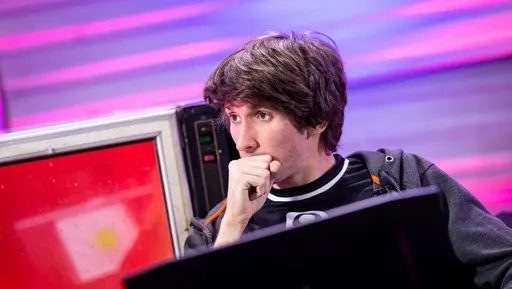 Dendi пока не планирует менять роль в составе B8 по Dota 2