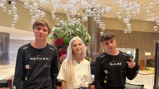 Larl приехал на буткемп Team Spirit — с ними нет TORONTOTOKYO