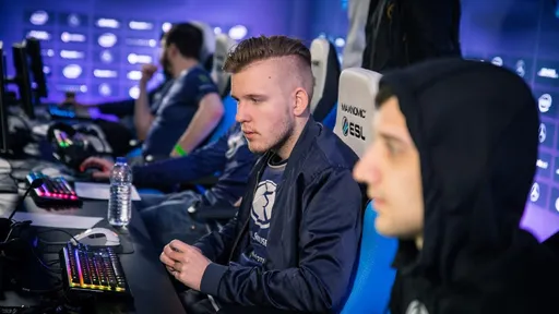 Cr1t- преодолел отметку в 12 тысяч MMR в Dota 2