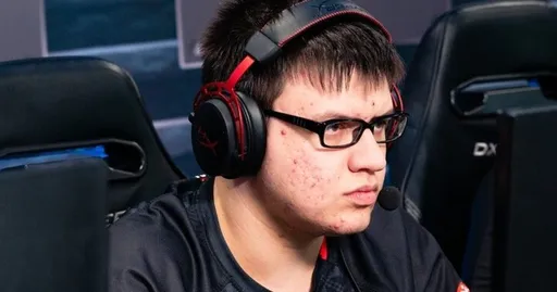 Petushara: если не сможешь играть в Dota 2 больше восьми часов в день, то лучше на учебе сосредоточиться