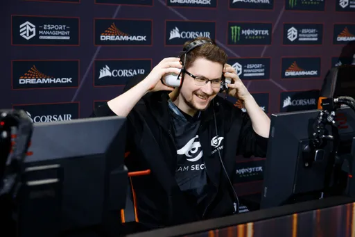 Gladiators разгромила Team Secret в рамках DPC 2021/2022 для Европы