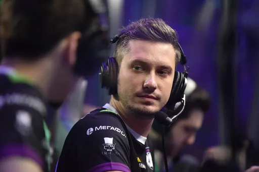 HellRaisers разгромила YNT на BetBoom Xmas Show