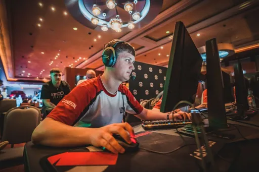 NiP уступила fnatic, отдав 4 форс-раунда