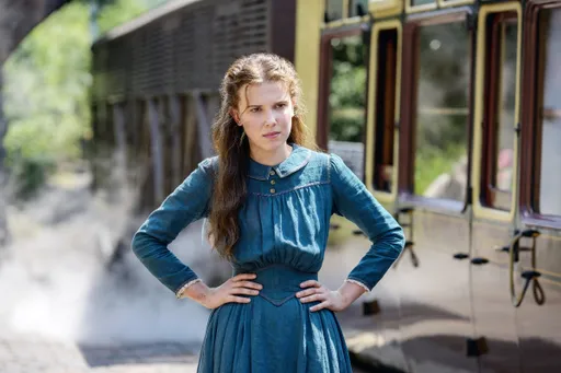 Netflix опубликовал трейлер второго сезона сериала «Энола Холмс»