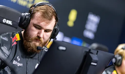 Spirit и Heroic победили в стартовых матчах Play-In стадии IEM Cologne 2022