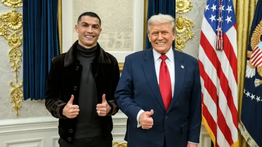 «Двое величайших»: Белый дом опубликовал видео встречи Трампа и Роналду