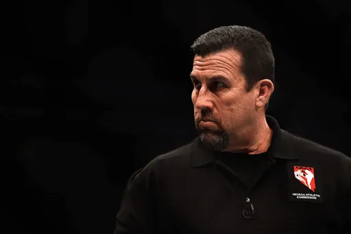 Легендарный рефери, изменивший мир MMA. Топ-10 фактов из биографии «Большого» Джона Маккарти