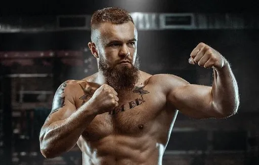 Моряк возвращается в родную гавань ради громкого реванша в поп-MMA. Кто такой Евгений Курданов?