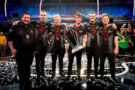 Крах Astralis, невероятный Karrigan. Топ событий первого дня CS:GO Major