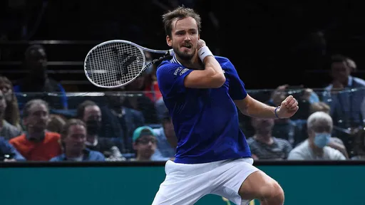 Медведев обыграл Рууда и пробился в финал Итогового чемпионата ATP в Турине