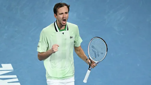 Сборная России поддержала Медведева перед финалом Australian Open-2022, показав мотивационное видео