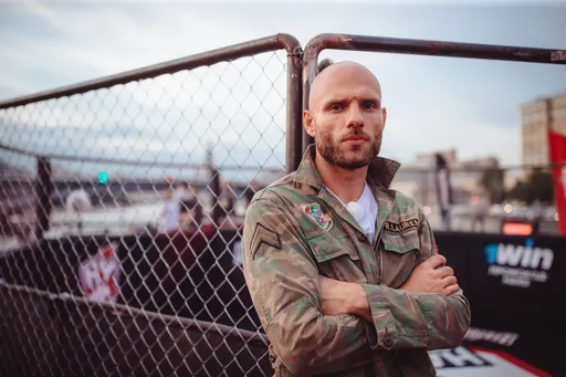 «Хотите драться — деритесь в ринге». Сульянов о Hardcore, ссоре с Союзом MMA и драках на пресс-конференциях