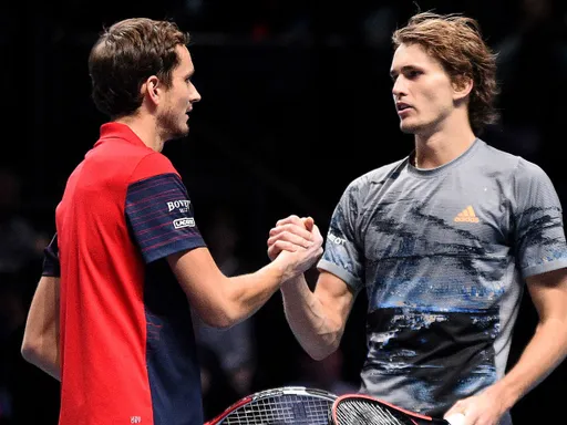 Медведев — Зверев: трансляция матча второго тура Итогового турнира ATP