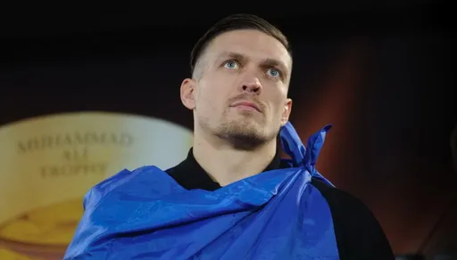 Усик о коронавирусе: купайтесь в бассейне с хлоркой, пейте воду из-под крана. Улыбайтесь и целуйте жену три раза