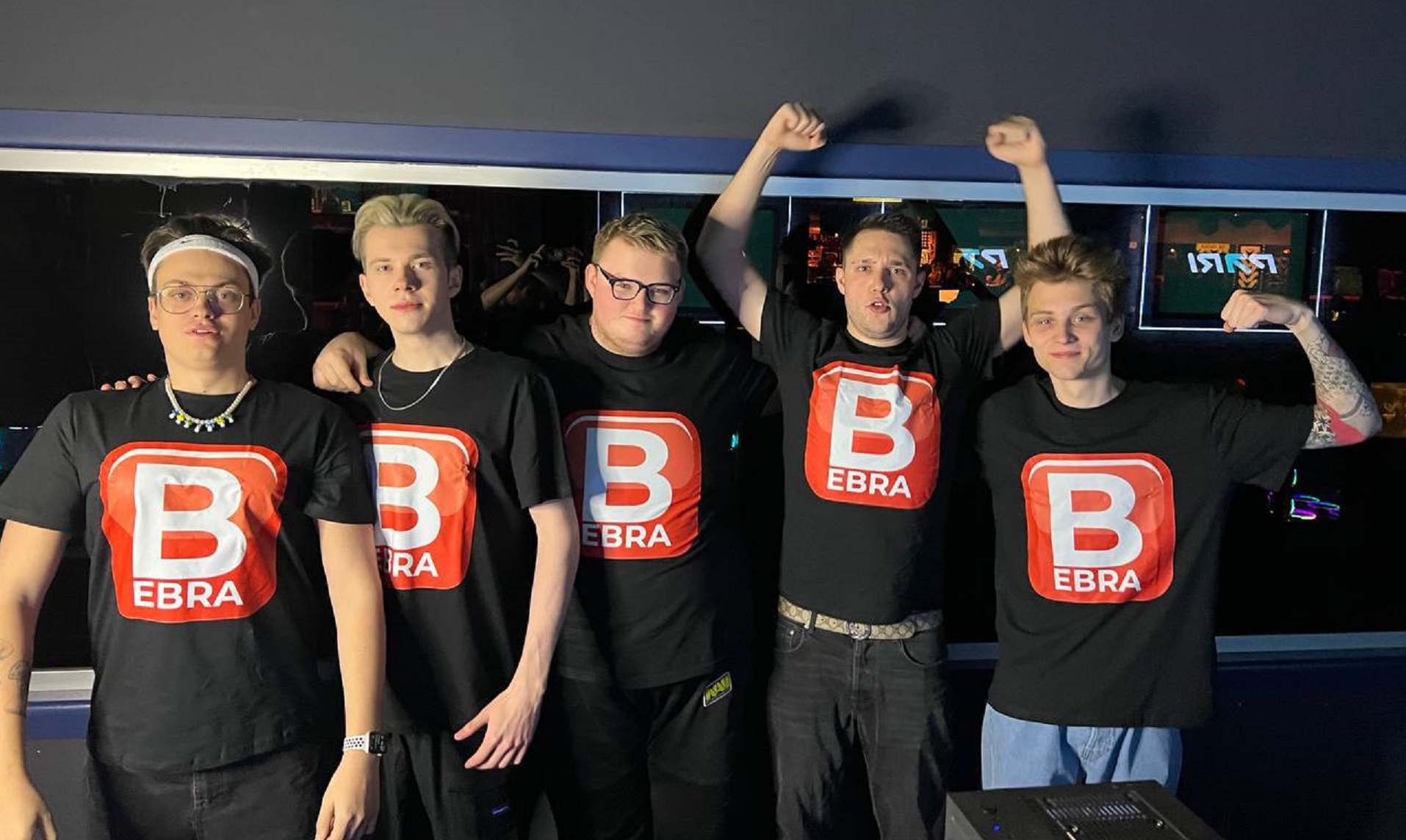 Команда Boombl4 и Buster одержала верх в первом матче на LAN в Москве