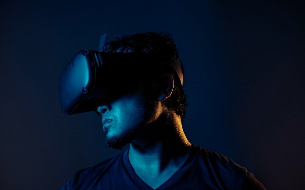 Valve запатентовала новый беспроводной VR-шлем, который отслеживает движение головы и взгляда