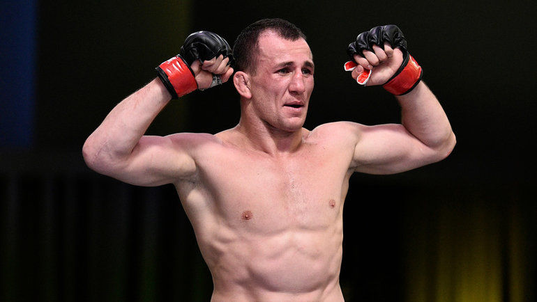 Двалишвили победил Доусона решением судей на турнире UFC 252