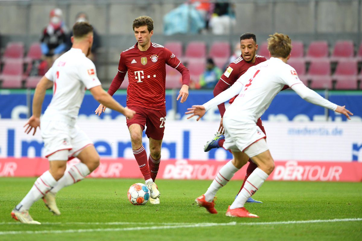 «Бавария» разгромила «Кёльн» в матче Бундеслиги: Левандовски оформил хет-трик, Мюллер дважды ассистировал
