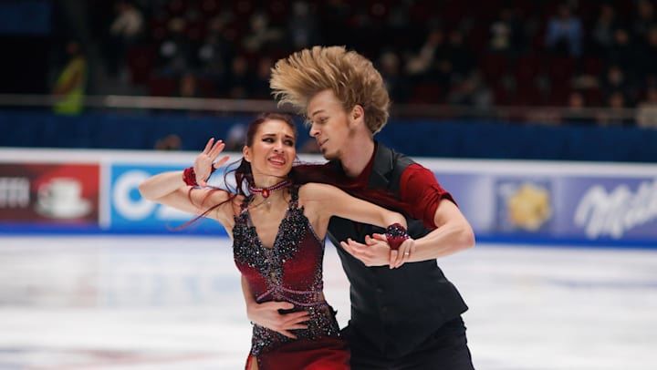 Дэвис и Смолкин выступили с ритм-танцем и вышли на первое место в олимпийском турнире Игр-2022 в Пекине