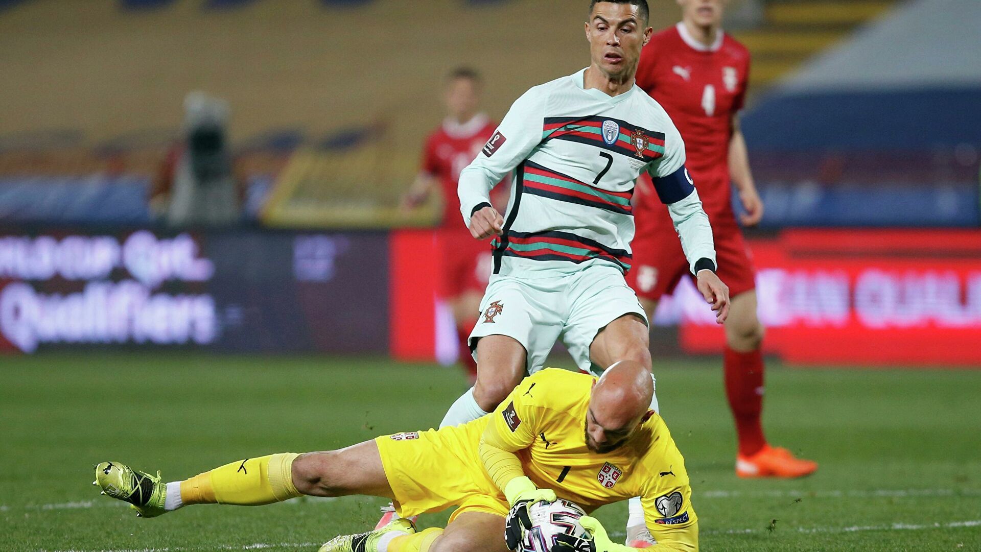 Руи Патрисиу пропустил курьезный мяч во встрече Португалии и Сербии в отборе на ЧМ-2022