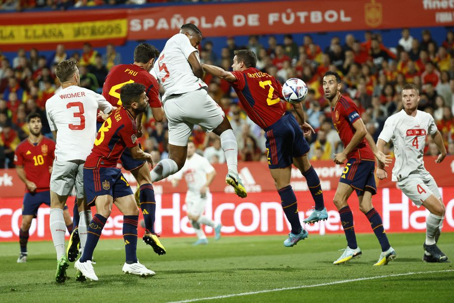Футболисты сборной Испании проиграли в официальном матче на своем поле впервые с 2003 года