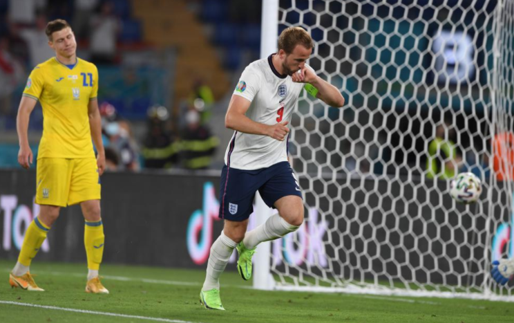 Сборная Англии забил два гола в ворота Украины в начале второго тайма