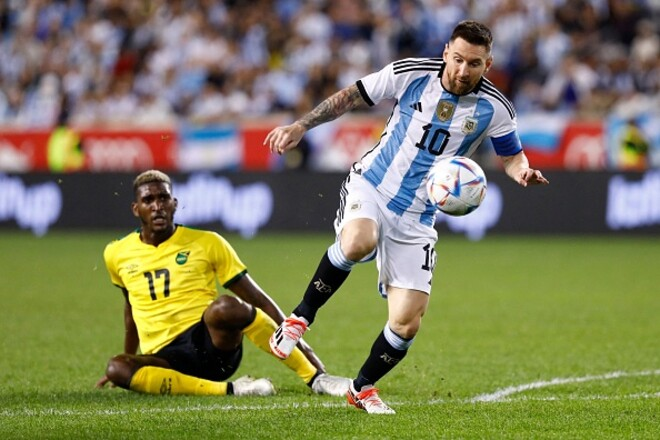 Дубль Месси, оформленный за две минуты, помог Аргентине разгромить Ямайку в товарищеской встрече