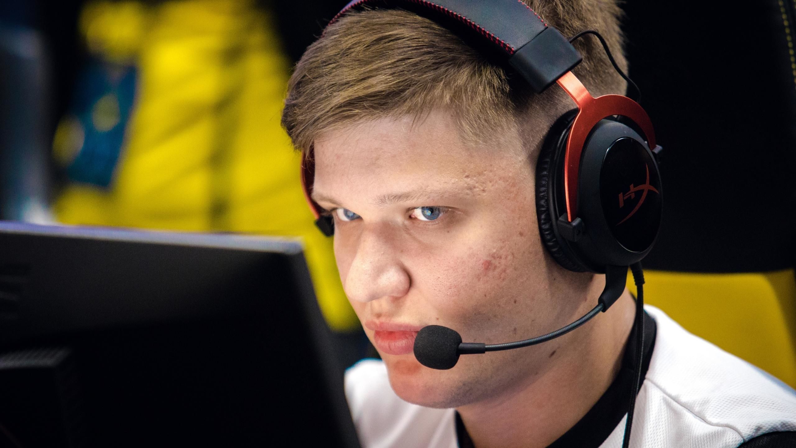 Саша симпл. Александр s1mple Костылев. Симпл Саша Костылев. Саша Симпл 2020. КИБЕРСПОРТСМЕН Саша Симпл.