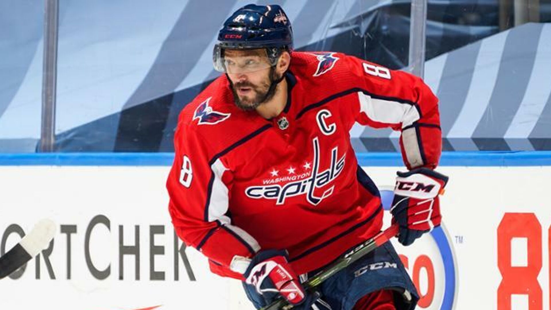 Александр Овечкин стал четвертым хоккеистом в НХЛ, забившим 160 разным вратарям