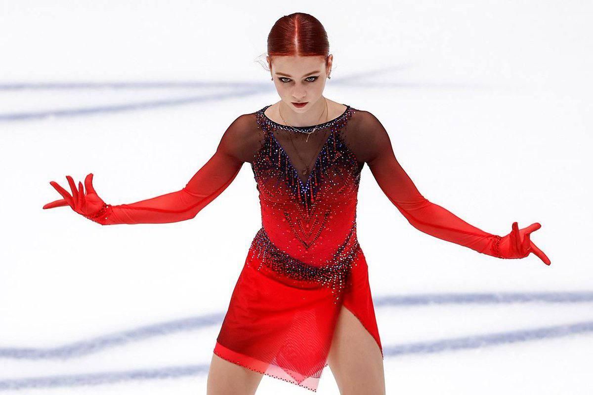 Трусова упала при исполнении тройного акселя в короткой программе на Олимпиаде-2022 в Пекине