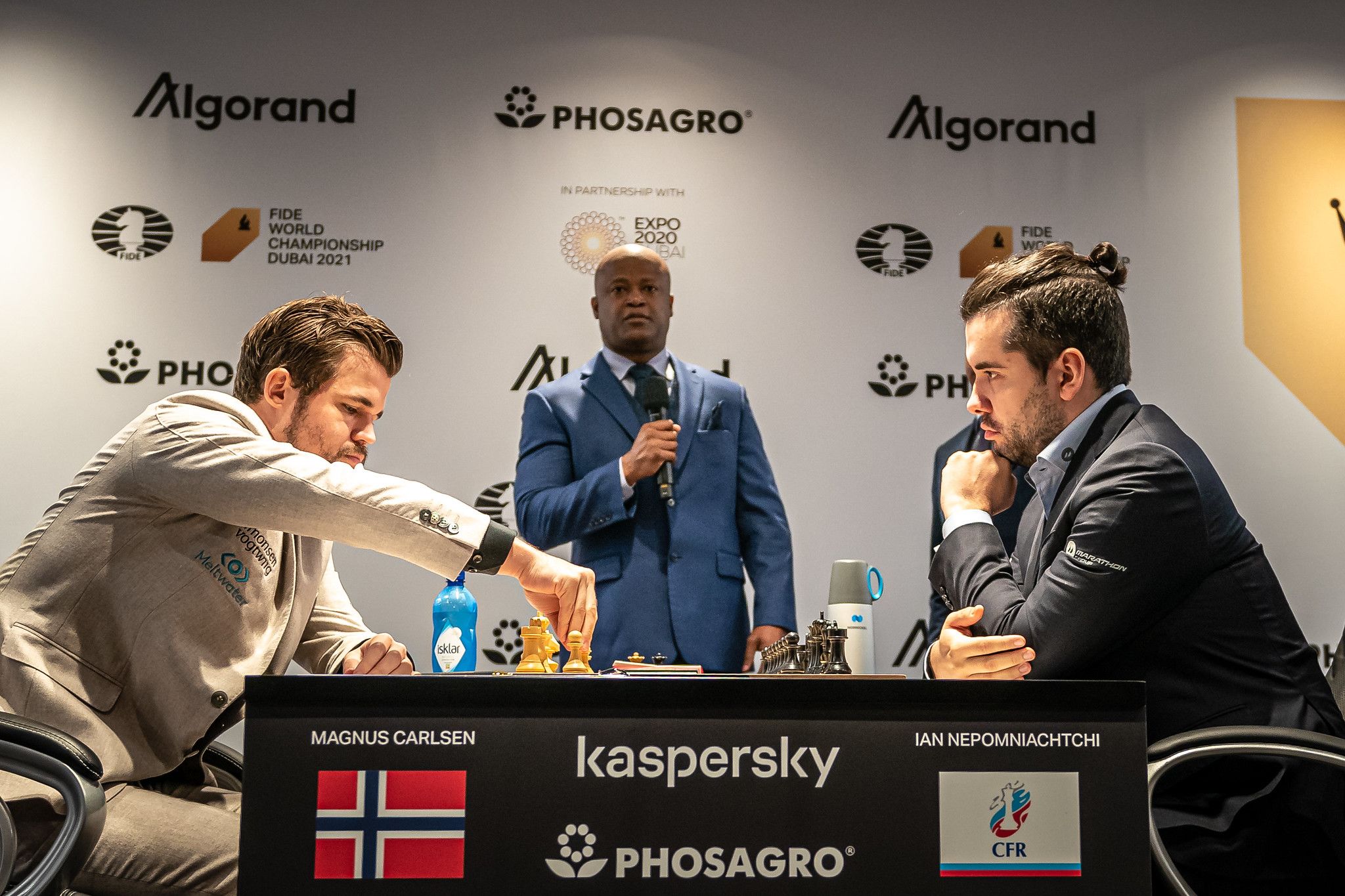 Карлсен – Непомнящий: где смотреть пятую партию матча за шахматную корону 1 декабря