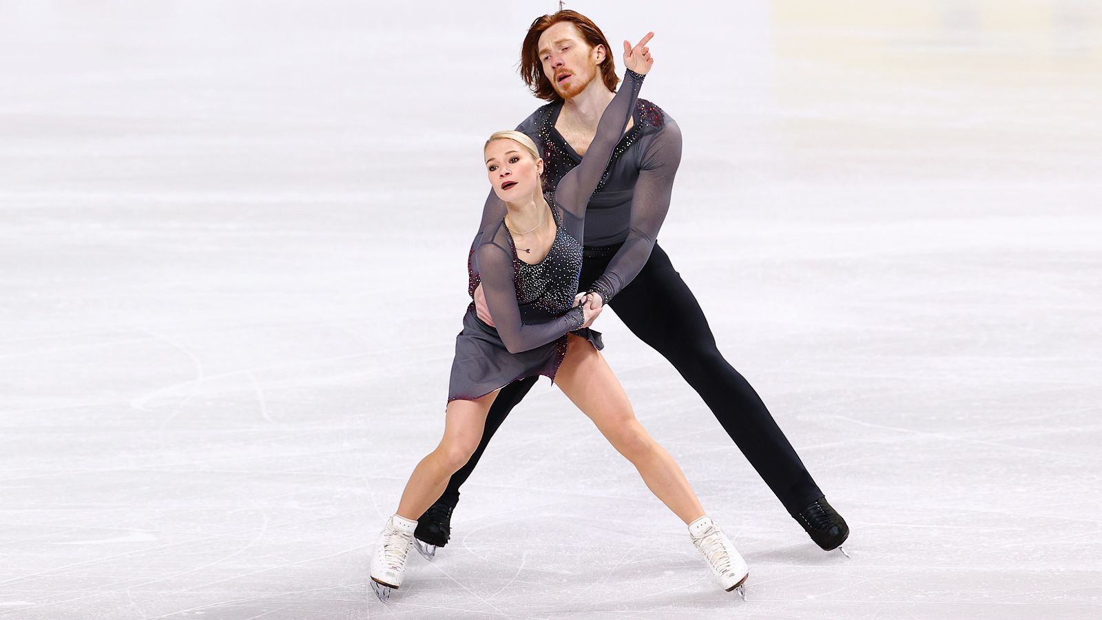 Тарасова и Морозов вышли на первое место после произвольной программы на Олимпиаде-2022 в Пекине