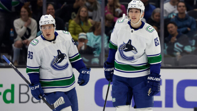 Дубль Михеева и гол+пас Кузьменко помогли «Ванкуверу» выиграть у «Монреаля» в драматичном матче НХЛ