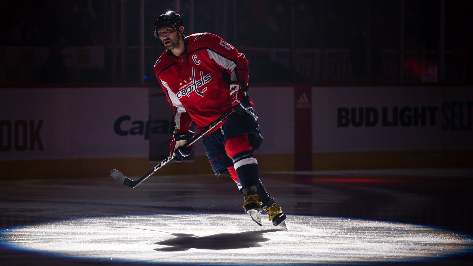 Овечкин признан первой звездой матча НХЛ «Вашингтон Кэпиталз» – «Нью-Йорк Айлендерс», Варламов – третьей